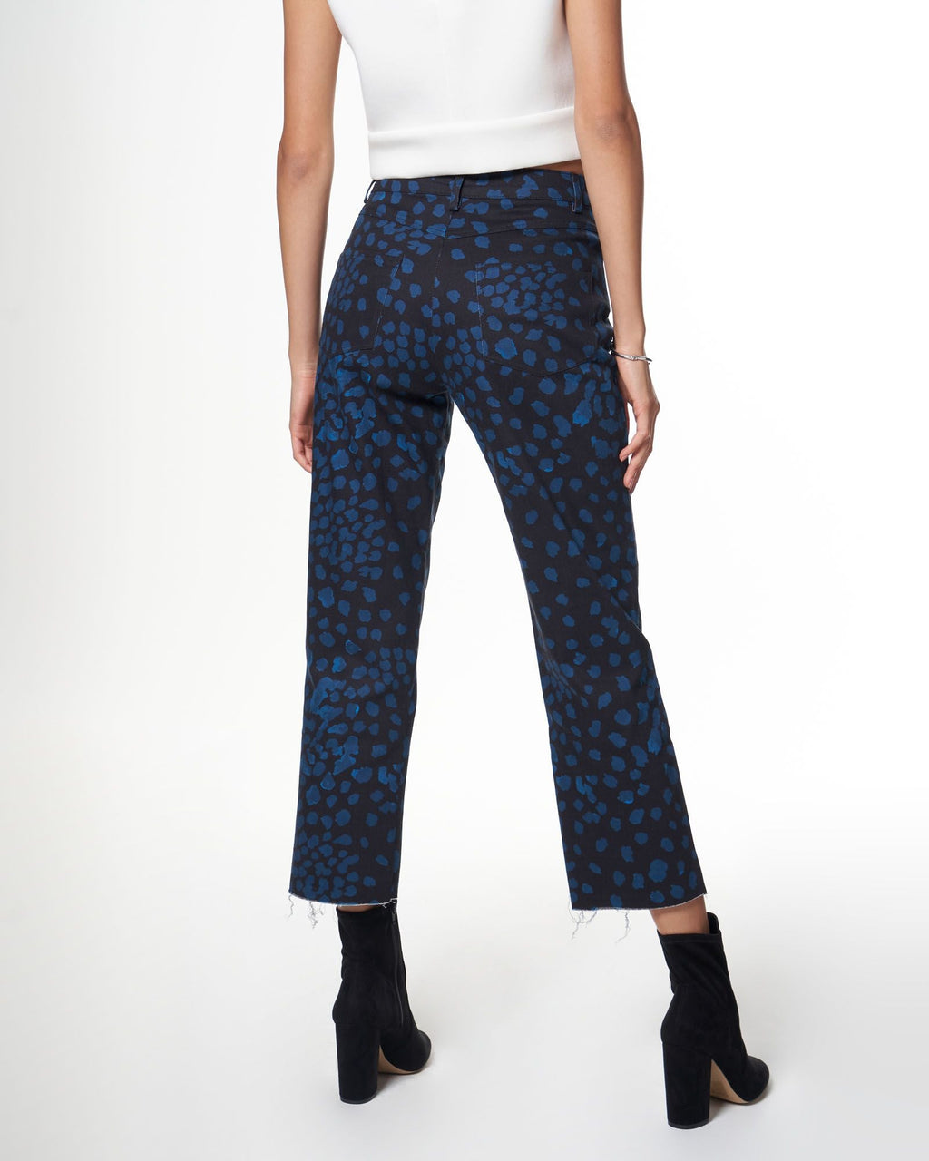 Cropped Alexa Jean | Beach Pebble